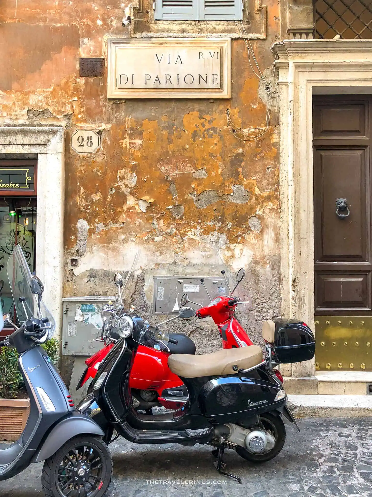 vespa scooters in Rome