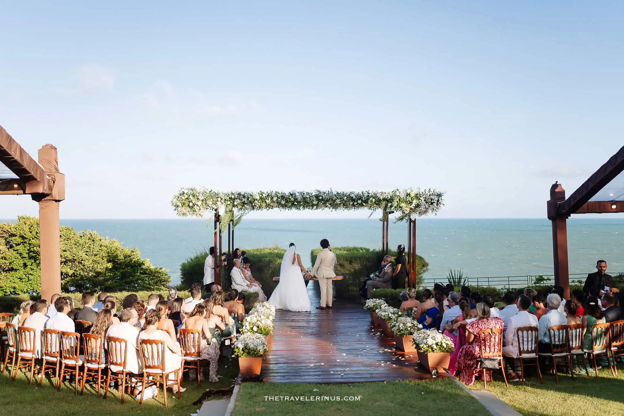 Kasa da Falesia, wedding venue and guests.